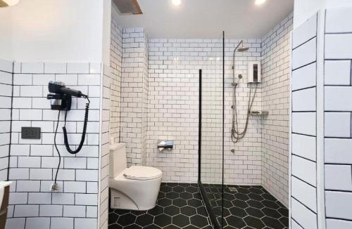 Talat Noi Hostel | Taladnoi Paint House