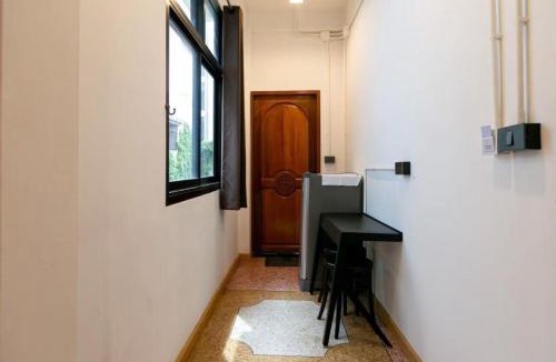 Talat Noi Hostel | Taladnoi Paint House
