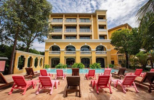 Downtown Krabi Hotel | ROYAL PINEAPPLE HOTEL l a welcome to wealth and good fortune