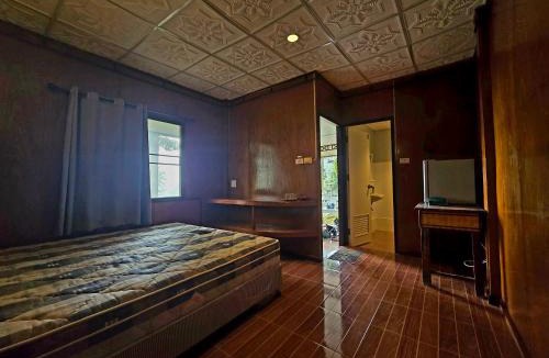 Bang Bao Bay Cabin | Hillhouse bungalow