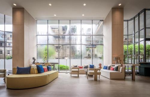 Ramkhamhaeng Hotel | The Quarter Ramkhamhaeng by UHG- Close to 1981 Mall Soul & Sold Pier- Rajamangala National Stadium Airport Rail Link Ramkhamhaeng Station Ramkhamhaeng University Hua Mak Center