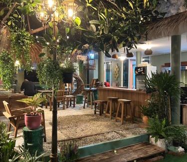 Nana Villa | The oasis on 8 Villa pool table & KTV