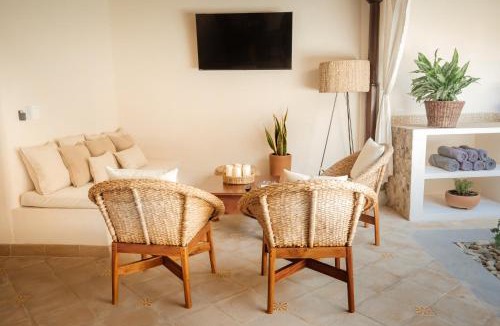 Granada Villa | Central Park Luxurious Historical Home With Pool
