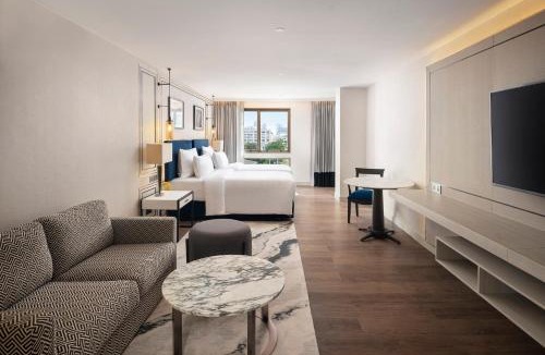 Ploenchit Hotel | Radisson Hotel Chateau de Bangkok