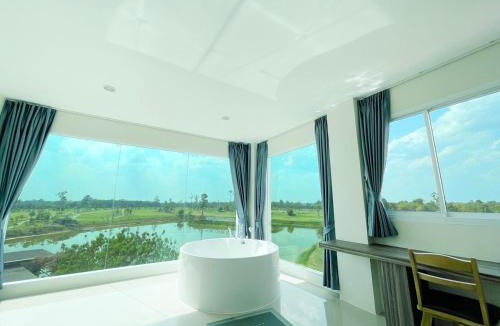 Phen Hotel | Royal Creek Golf Club And Resort