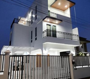 Thawi Watthana Apartment | Hidden Gems Residence