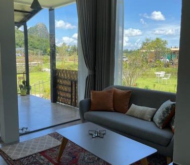 Cha-am Resort | Sattee's Home บ้านพักเศรษฐี