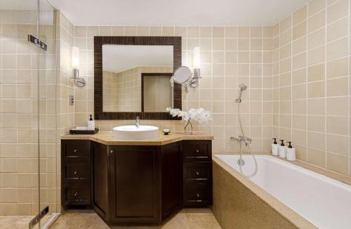 Witthayu Hotel | Conrad Bangkok Residences
