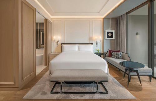 Lumphini Hotel | The Ritz-Carlton, Bangkok
