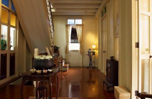 Wat Bowon Niwet Hostel | Baan Dinso