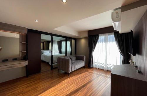Ramkhamhaeng Hotel | We Hotel