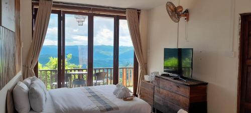 Chiang Rai Province Bed & Breakfast | KHIRI HOUSE &Café Farm ดอยช้างเชียงรายที่พักอาข่าเรียวกังสไตล์กลางหมู่บ้านดอยช้าง