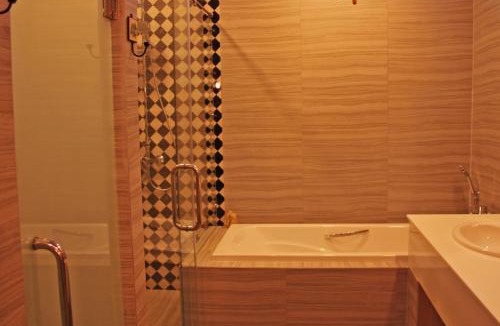 Phra Borom Maha Ratchawang Hotel | Arun Residence