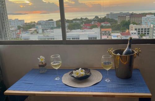 Jomtien Apartment | Furnished Studio Near Pattaya Beach - Your Home Away From Home