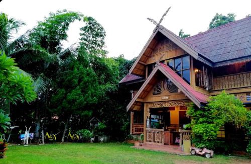 Chong Kham Resort | Crossroads house