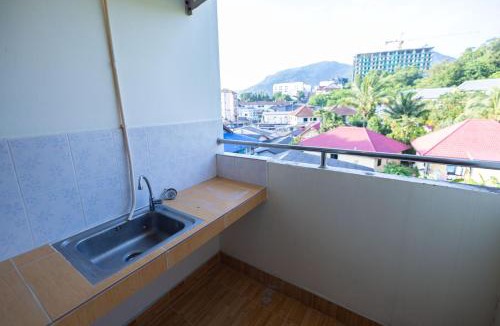 Nanai Road Hotel | G house guest house