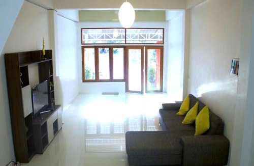 Tha Wang Thong House | The Living - Holiday Home Phayao