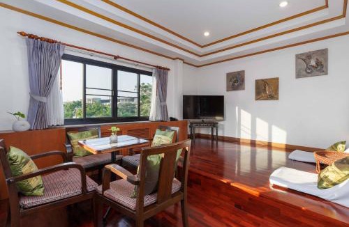 Bang Phlat Hotel | Charlie House Pin Klao