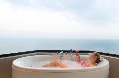 North Pattaya Hotel | Cape Dara Resort