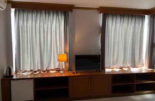 Chai Badan Hotel | Naraigrand Hotel (โรงแรมนารายณ์แกรนด์)