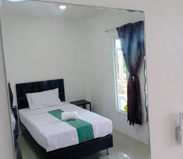 Khuraburi Hotel | Tom's house