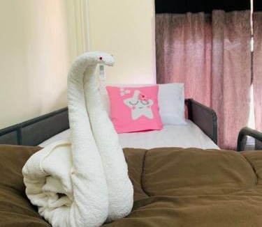 Thani Hostel | Baan Mae Somkid Homestay