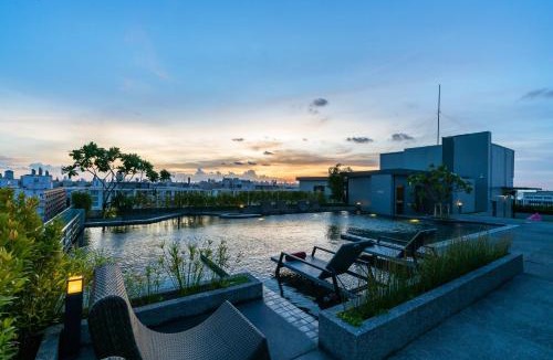 Nong Bon Hotel | De Botan Srinakarin Hotel & Residence