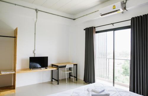 Lop Buri Hotel | PJ Loft Hotel