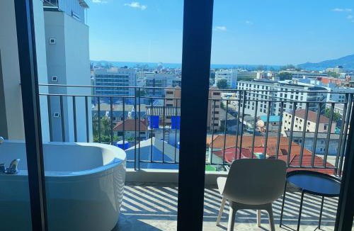 Nanai Road Hotel | Sky Wave Patong