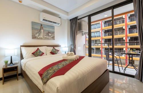 Nai Harn Apartment | 1BR in NaiHarn Pearl Condo - Pets Friendly!