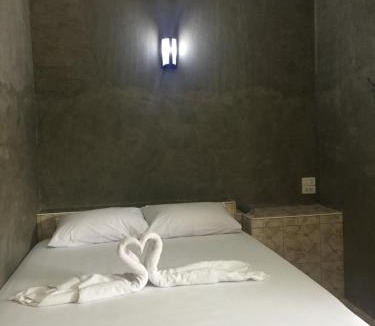 Ban Bueng Resort | เจิดจรัสรีสอร์ทโรงแรม24ชม