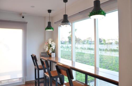 Phatthana Nikhom Apartment | The iKon Apartment