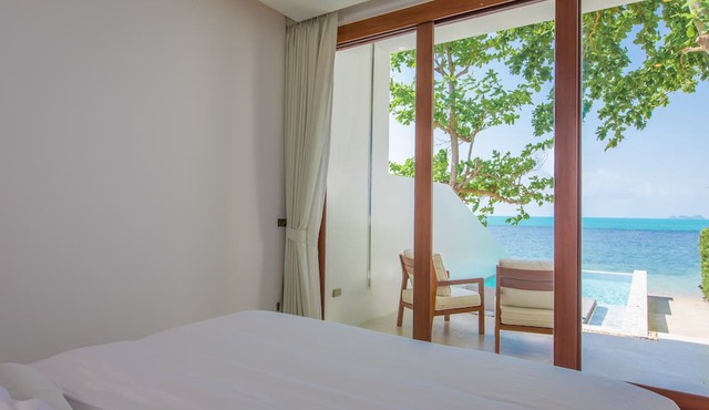 White Whale Beachfront Pool Villa