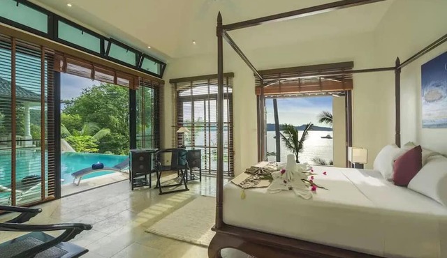 Luxury Private Beachfront Haileng Villa in Wichit