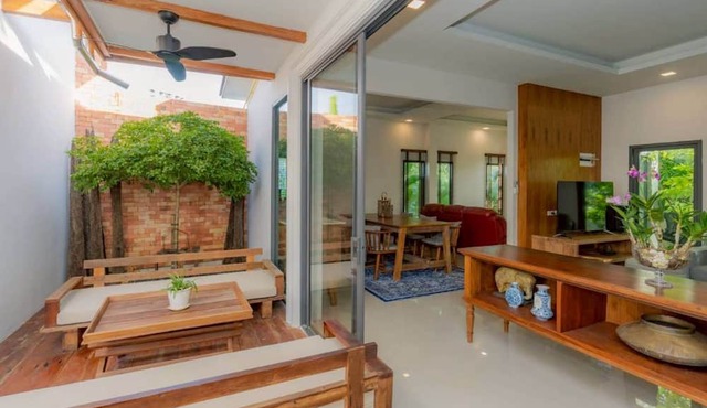 Lespalm Taraburi Pool Villa in Si Sunthon