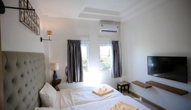 Happyland Residence