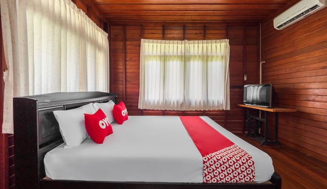OYO 1143 Phet Luran Thai Resort Kohchang