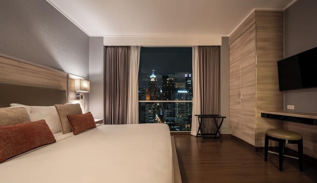 Adelphi Suites Bangkok
