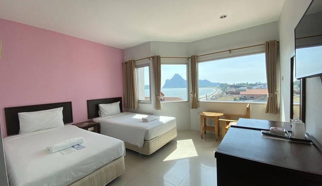 Prachuap Beach Hotel in Prachuap Khiri Khan