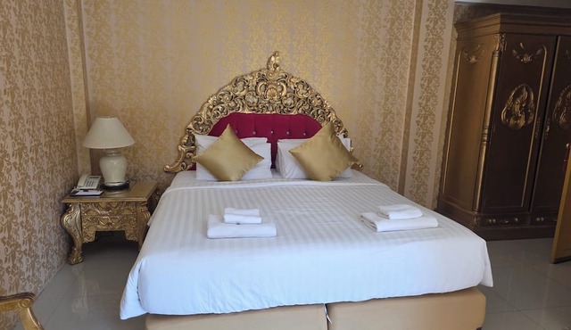 Nakaraj Princess Chiang Rai - Walking Street in Chiang Rai