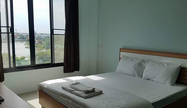 Sutharnlai Apartment