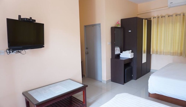 Jirasin Hotel & Apartment in Ranong