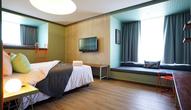 Samsen Street Hotel