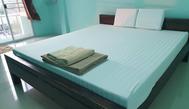 Lert Sri Hotel