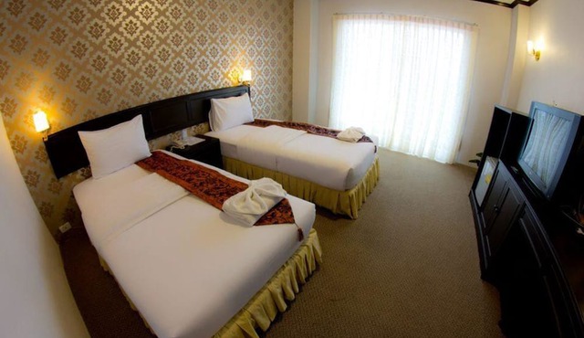 Golden Dragon Resort