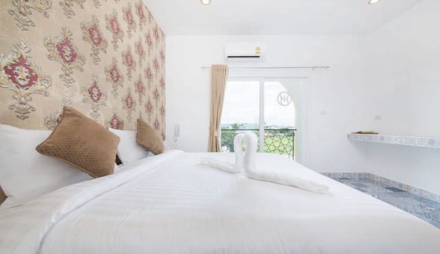 Oasis Hiso Hotel in Lop Buri