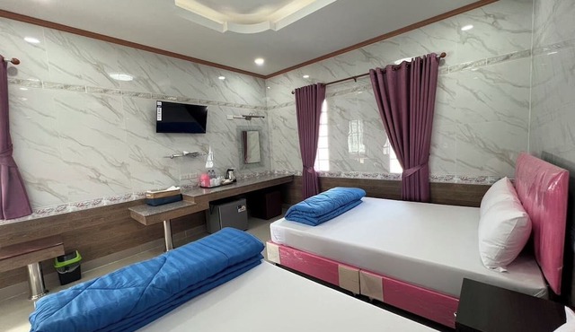 Bualuang Angthong Hotel