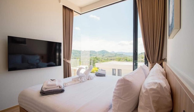 Elegant Aileen 3 Bedroom Pool Villa Naithon