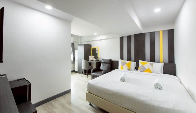 Riski Residence Bangbuathong