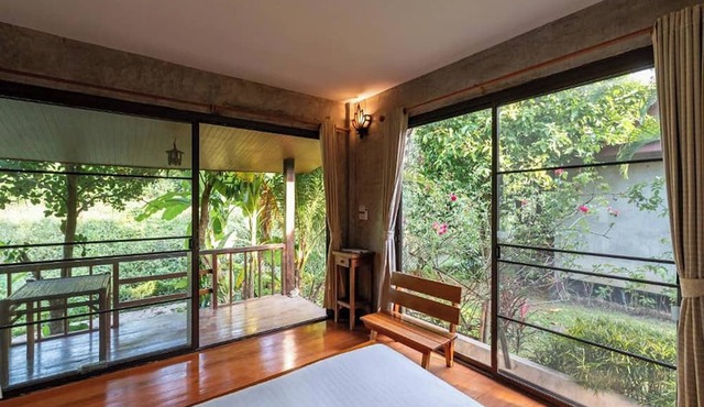 Lion Cafe Resort